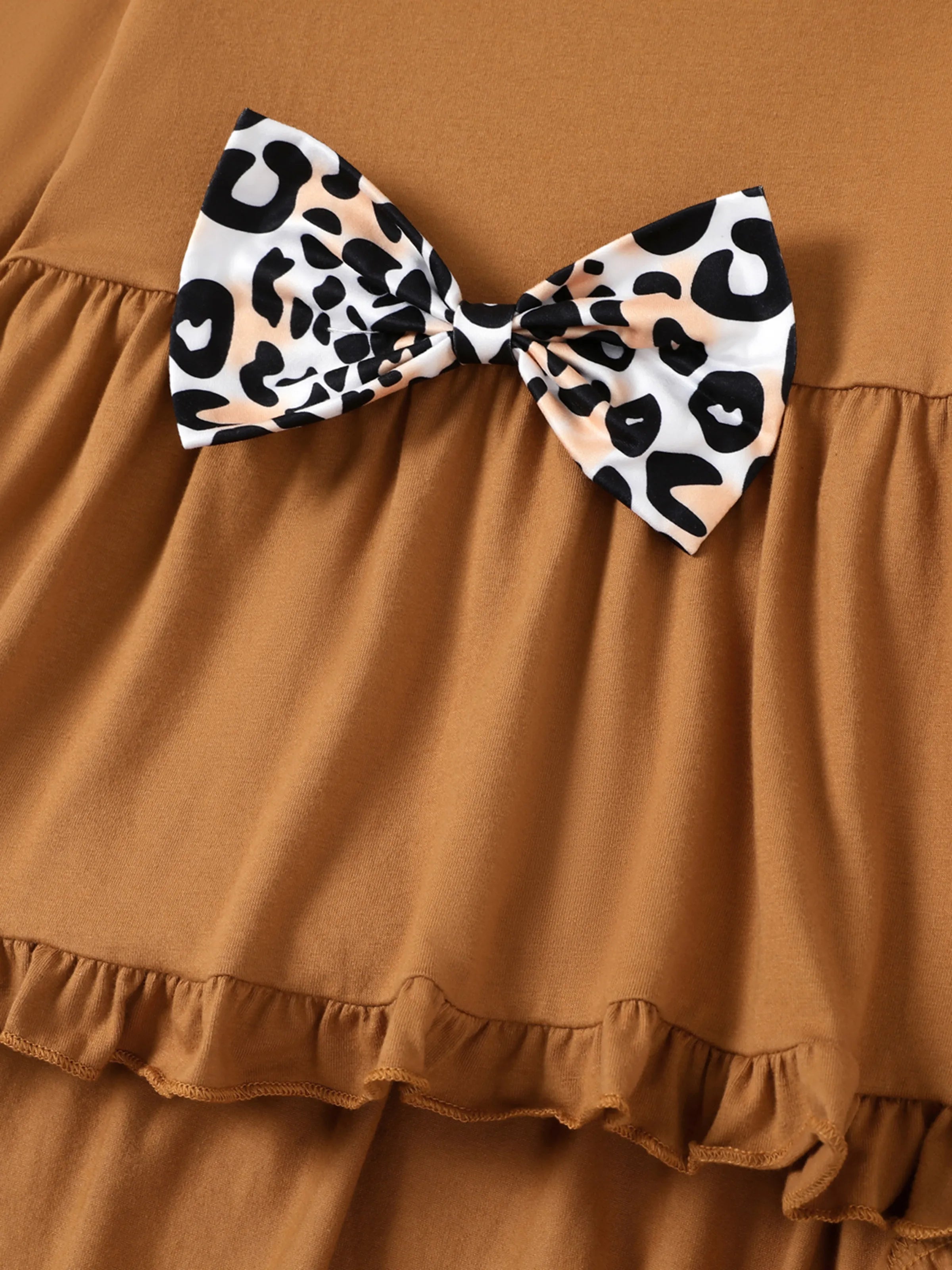 2-piece Kid Girl Bowknot Ruffled Long-sleeves Tee and Flower Allover Print Pants Brown