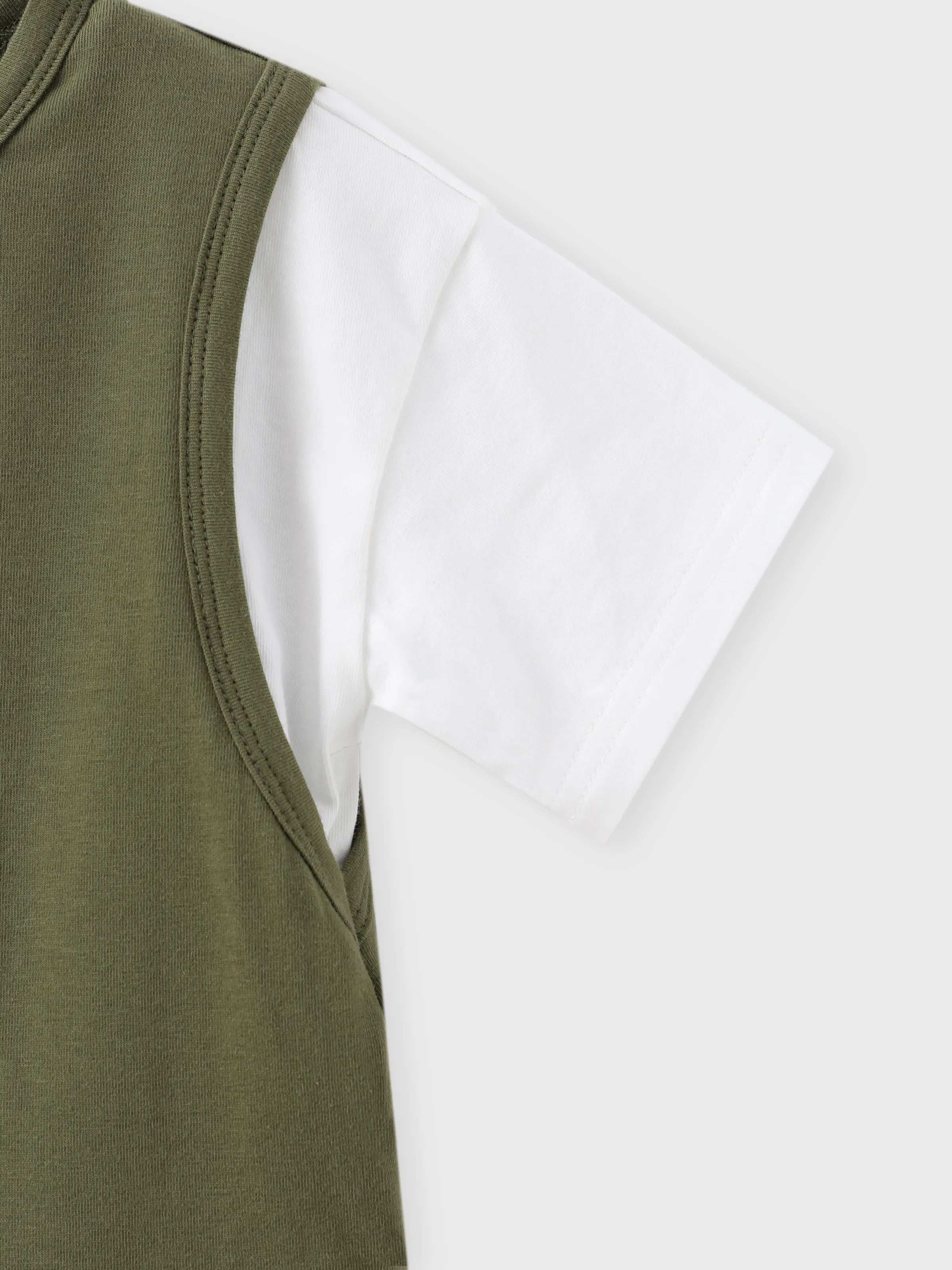 2pcs Toddler Boy Trendy Patch Pocket Short-sleeve Cotton Top and Cargo Shorts Set Army green